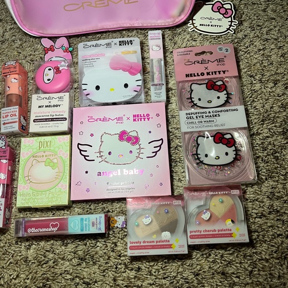 Hello Kitty Makeup Bundle - Picture 9 of 9